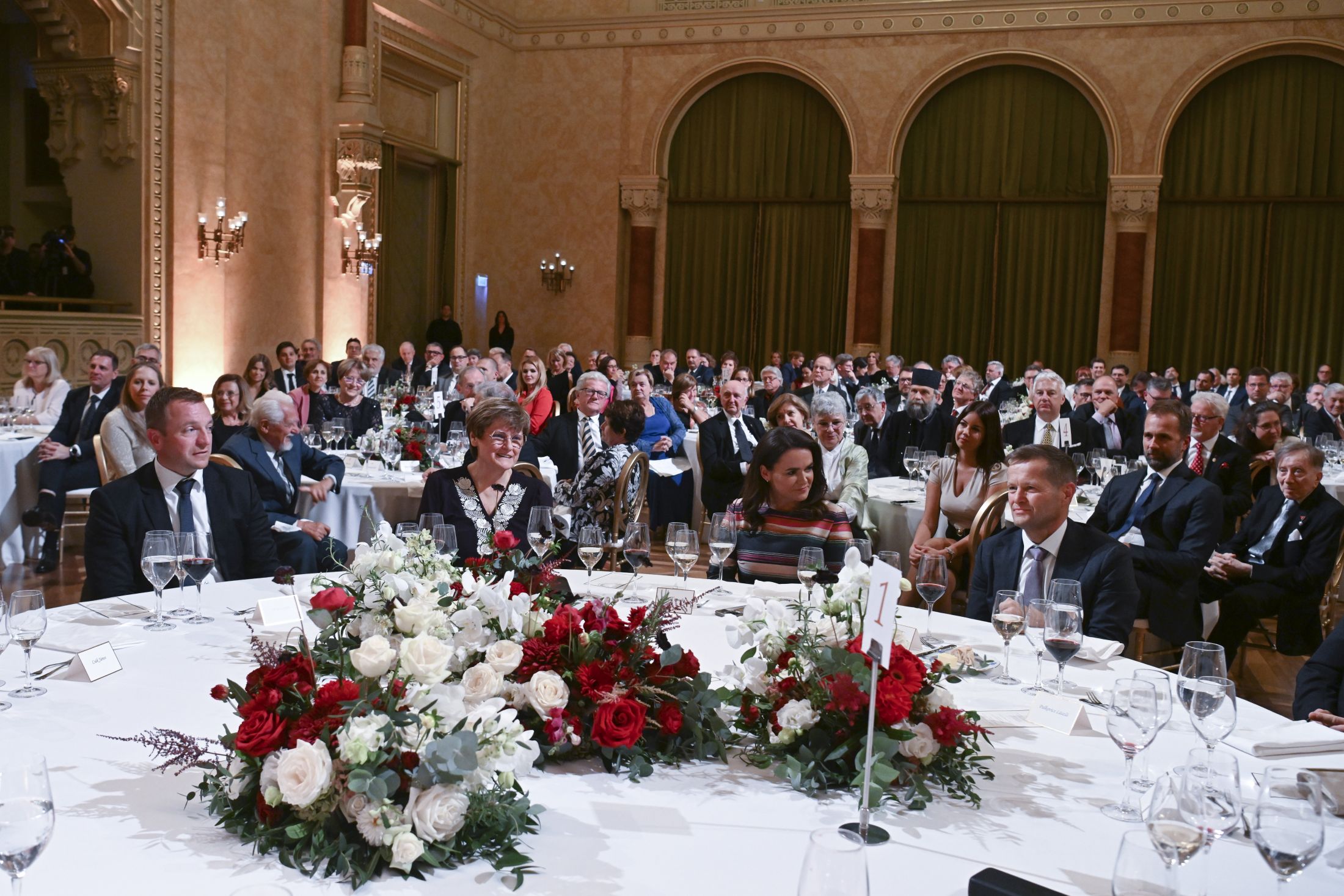 Novák Katalin: büszkék vagyunk, mert két új Nobel-díjunk van