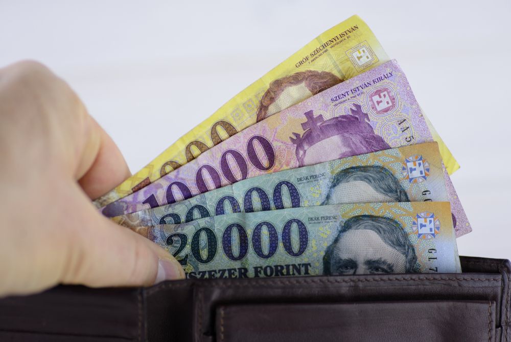 Még mindig nagyon sokan fizetnek készpénzzel