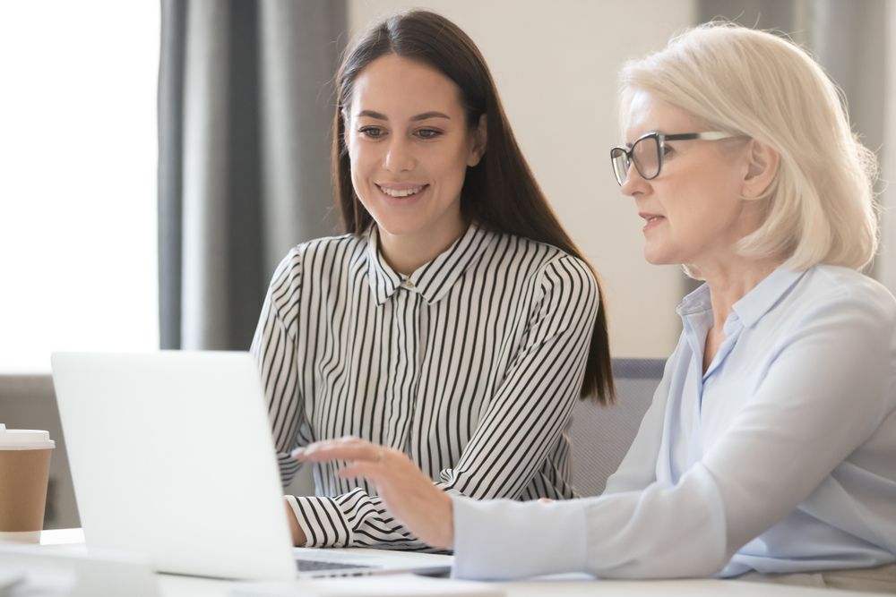 A nőkre és az idősekre koncentrálnak a munkahelyek