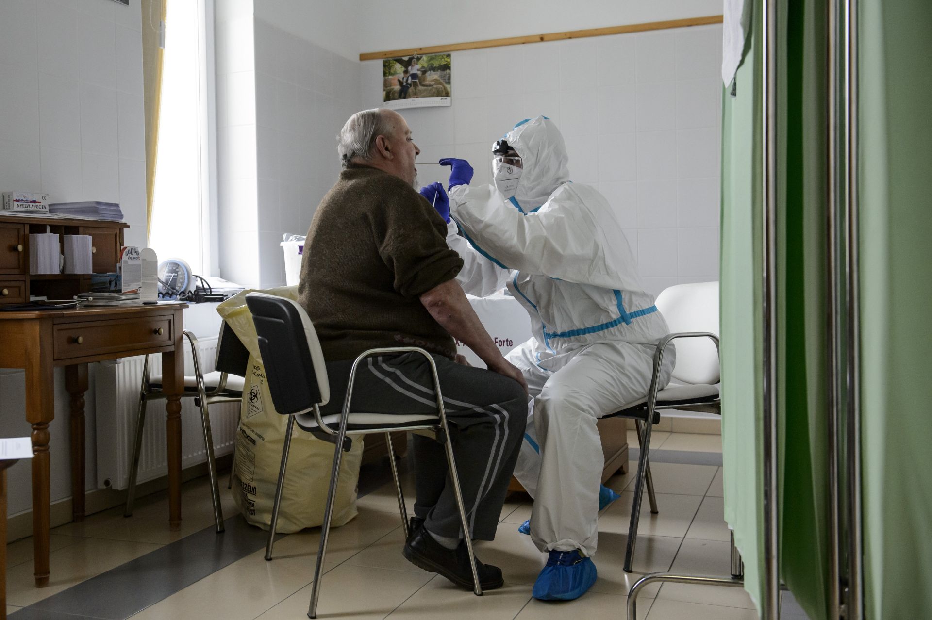 Szombaton zárul az országos koronavírus tesztelés