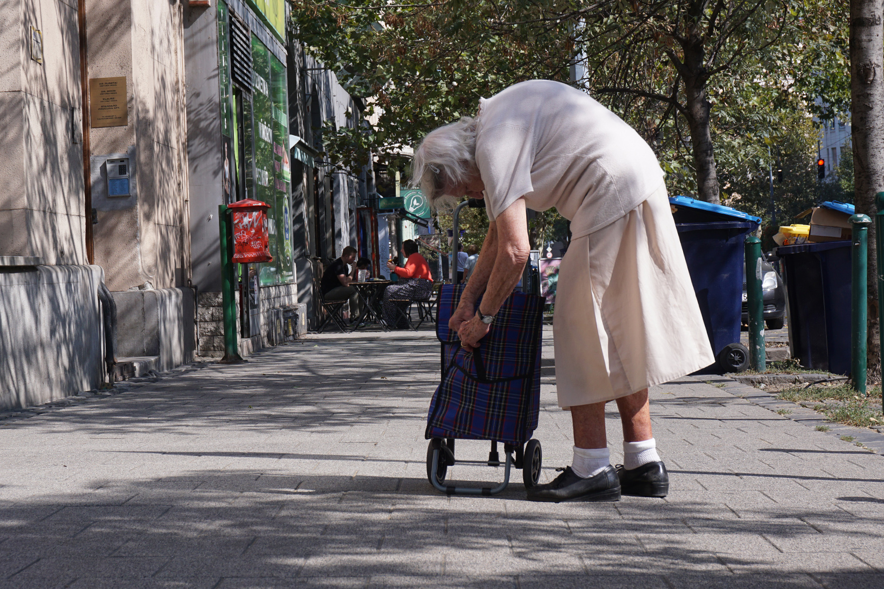 Hat alapélelmiszer árát befagyasztották