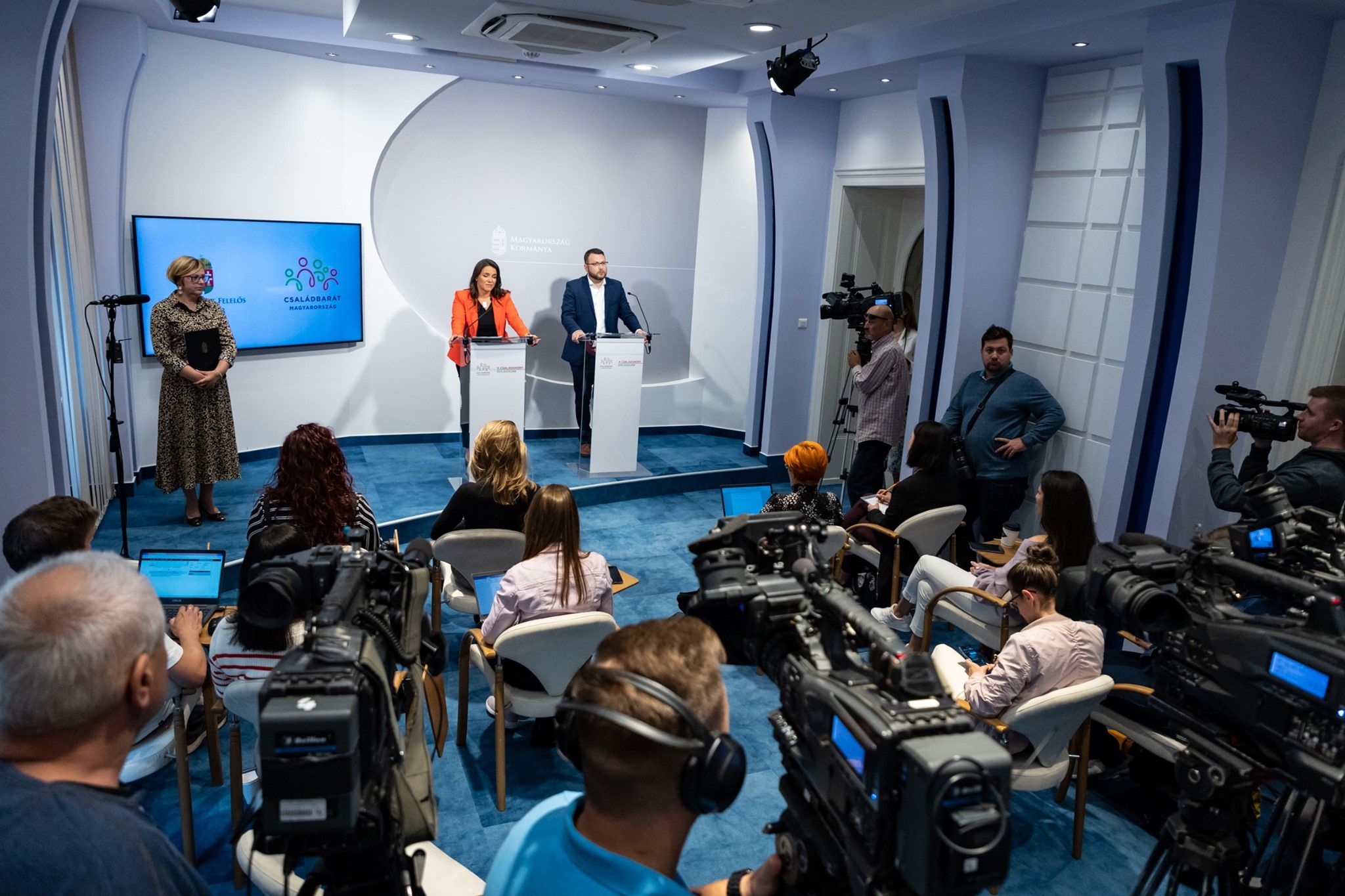 Támogatások a külföldön tanuló magyar diákoknak 