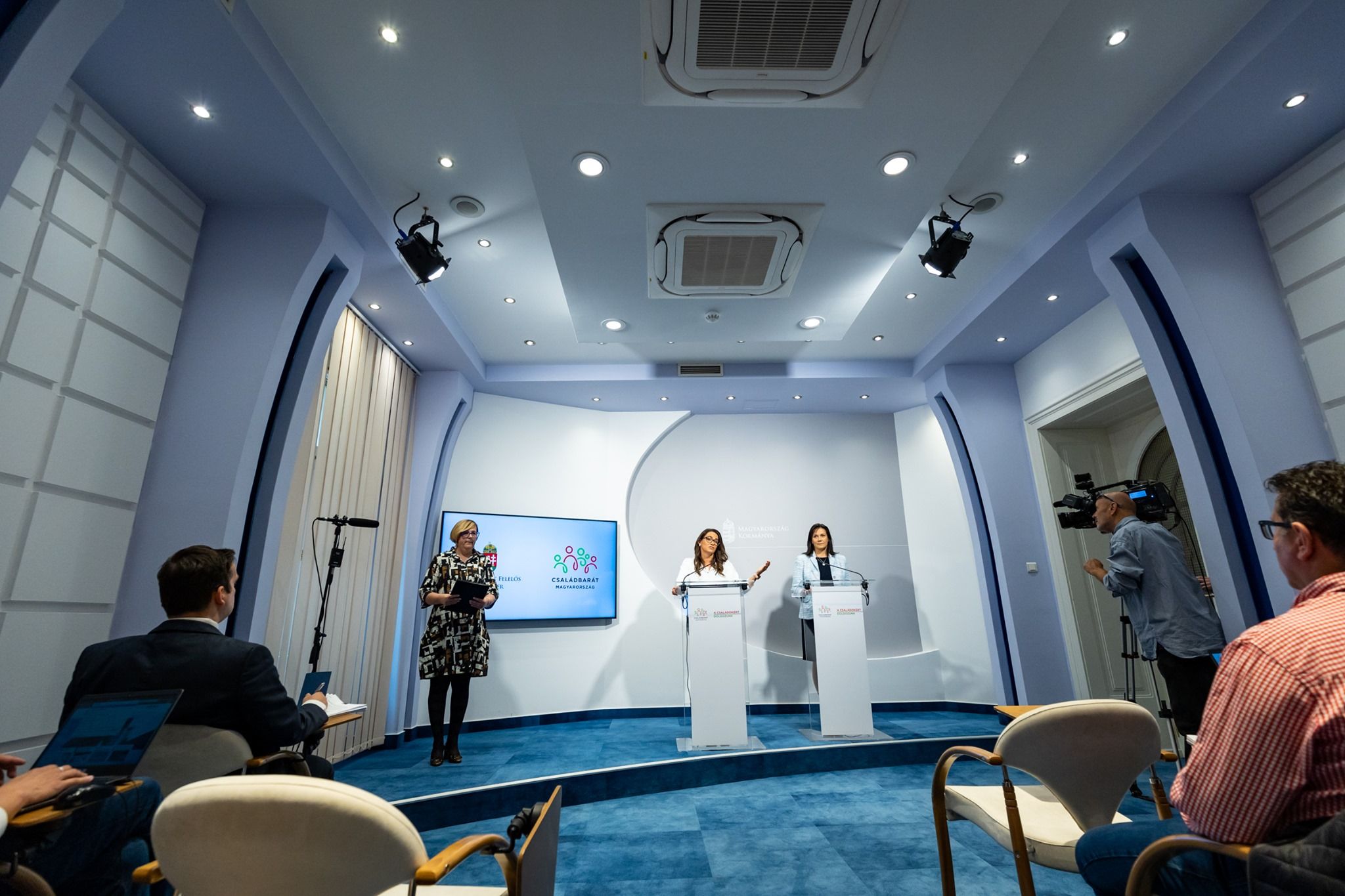 A minimálbér emelésével nőne a GYED összege