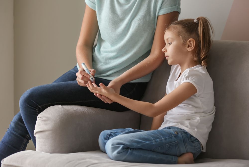 Támogatják a cukorbeteg gyerekeket nevelő családokat