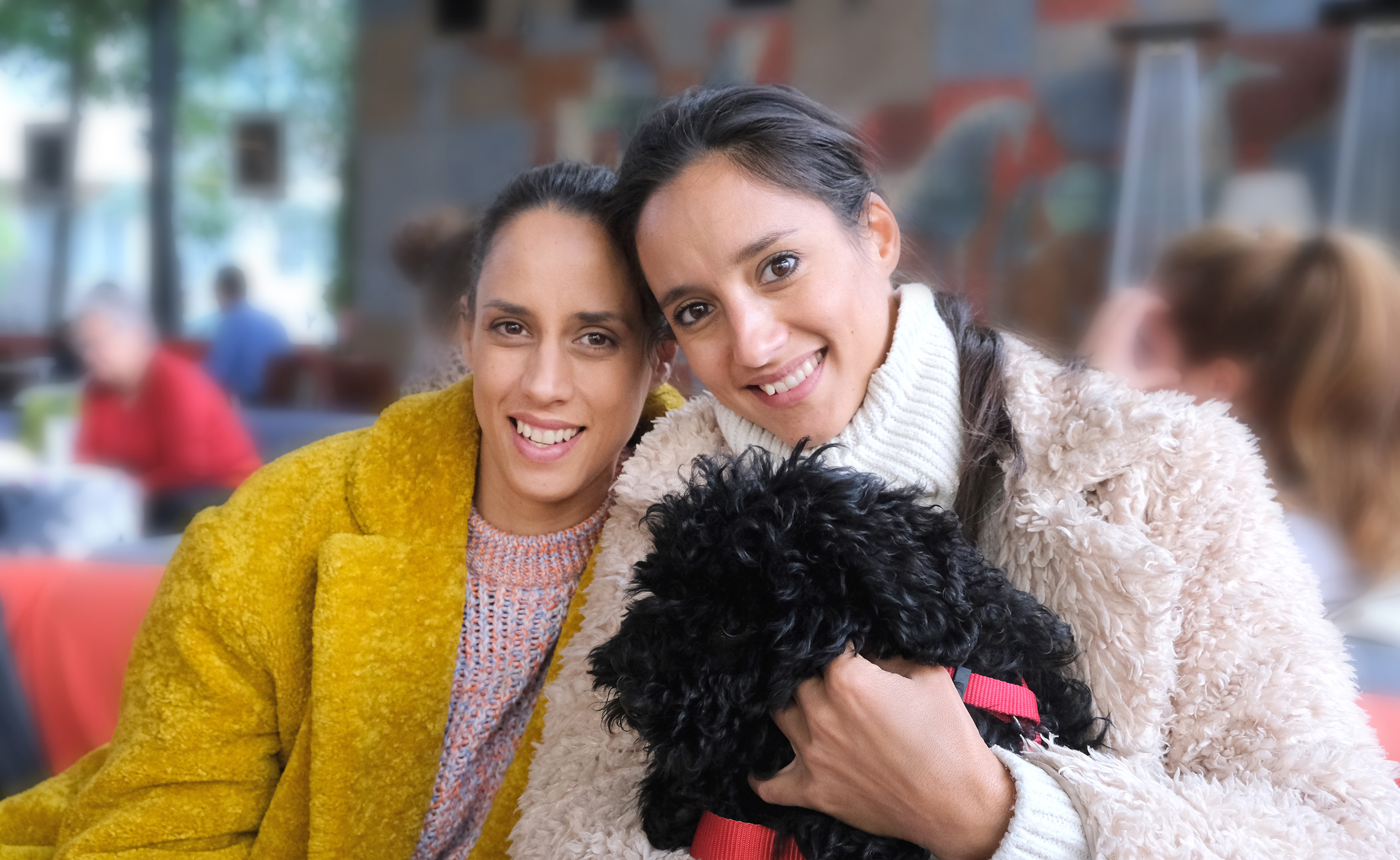 „Egymás legfőbb bizalmasai és legbiztosabb támaszai vagyunk” - beszélgetés Trokán Annával és Nórával 