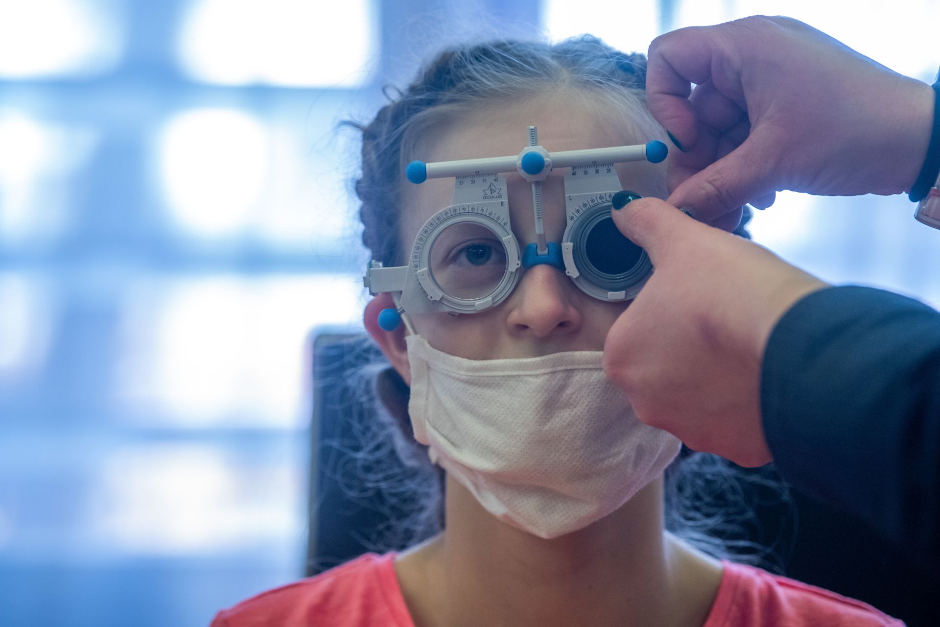 Ingyenes látásvizsgálat indult a gyermekotthonokban