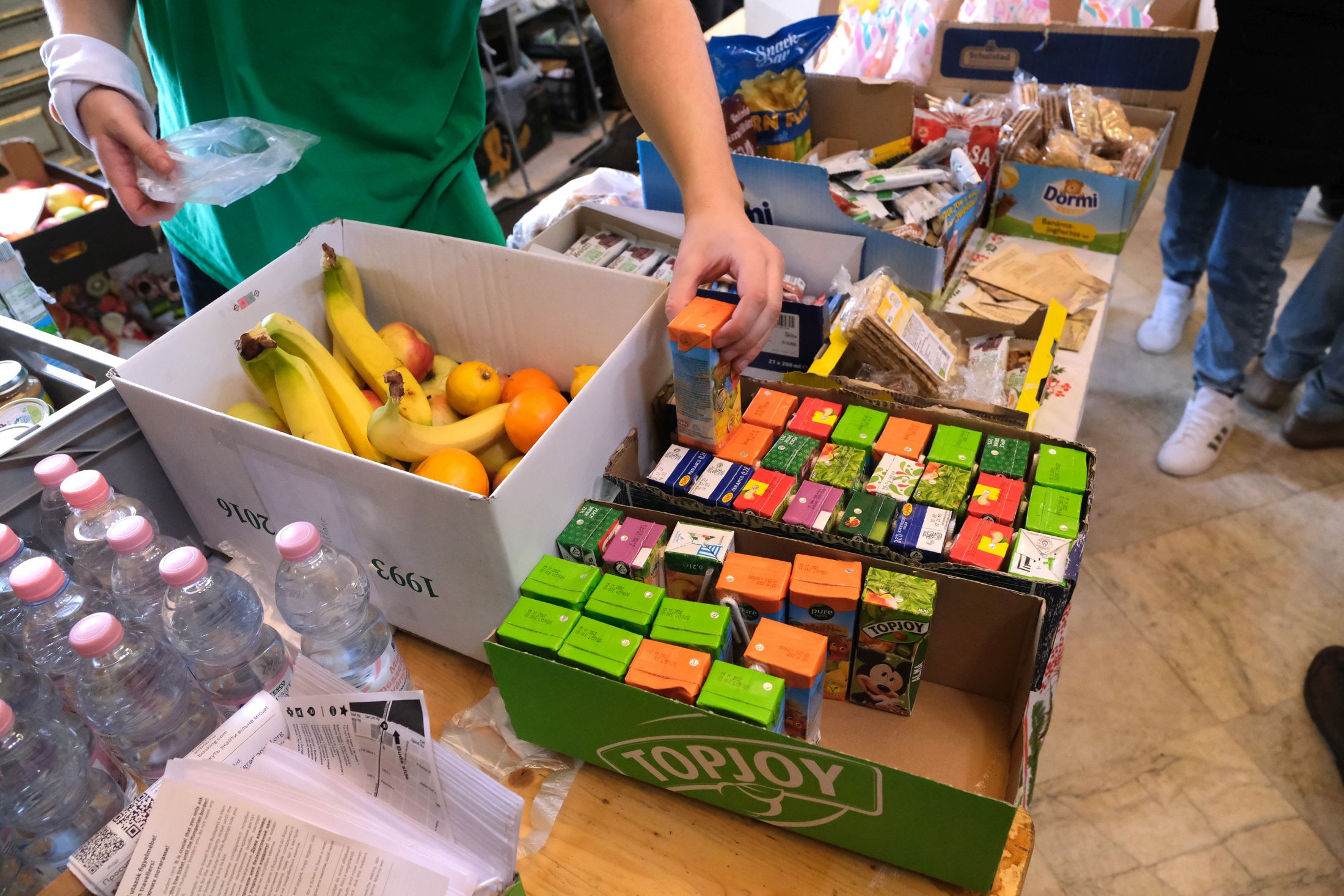 Minden harmadik magyar segítette az Ukrajnából érkező menekülteket