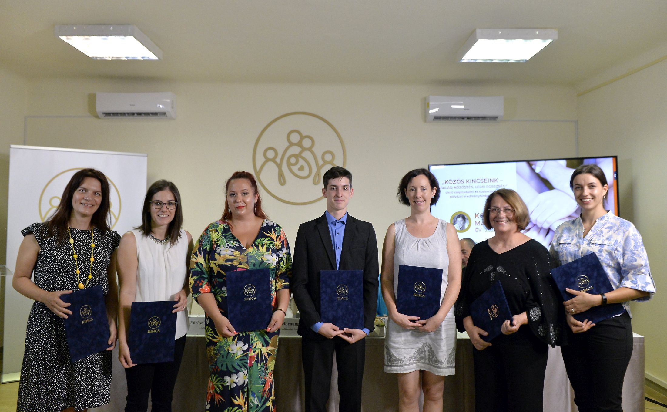 Szépirodalmi és tudományos pályaműveket díjazott a KINCS